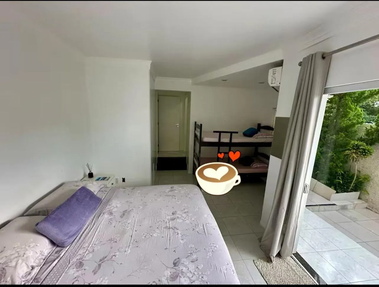 Вилла Casa Aconchegante Com Piscina Бомбиньяс